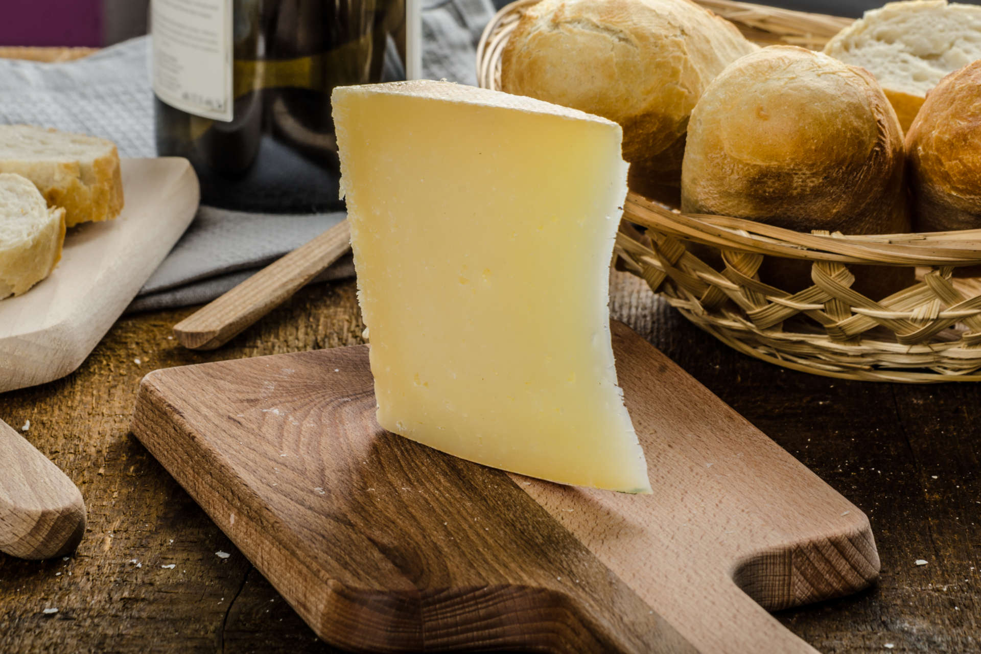 Сыр "Истринский" выдержанный 12 месяцев