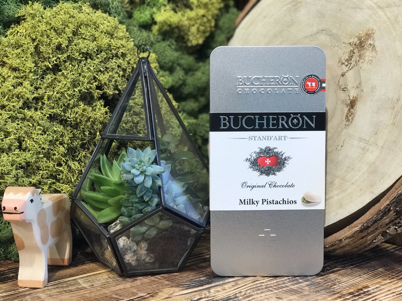 Bucheron шоколад в железной банке  «Молочный шоколад с фисташками 100г.