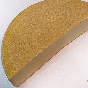 Сыр Козий Истринская сыроварня Олега Сироты