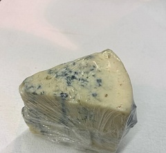 Сыр &quot;Рокфорорини&quot; с голубой плесенью 