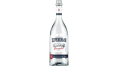 ВОДКА ЗИМНЯЯ ДЕРЕВЕНЬКА НА СОЛОДОВОМ СПИРТЕ АЛЬФА 0.5л